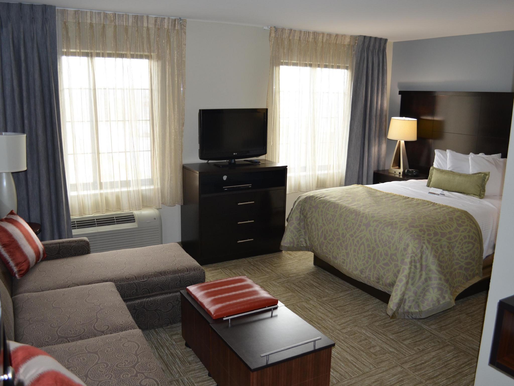Staybridge Bowling By Ihg 3*